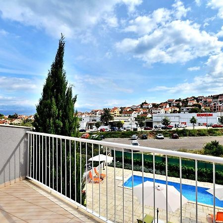Bretia Apartments Сутиван Стая снимка