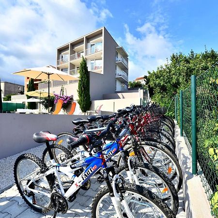Bretia Apartments Сутиван Екстериор снимка