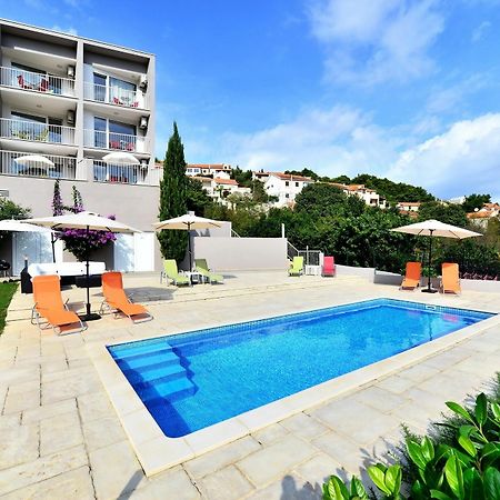 Bretia Apartments Сутиван Екстериор снимка