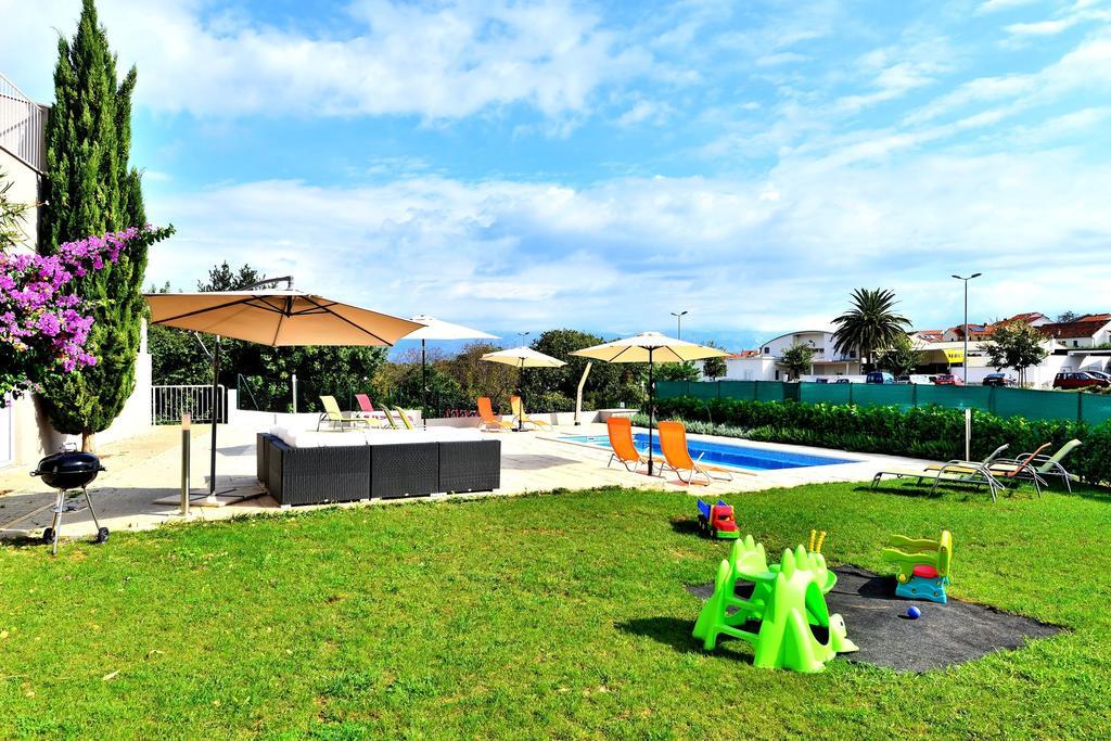 Bretia Apartments Сутиван Екстериор снимка