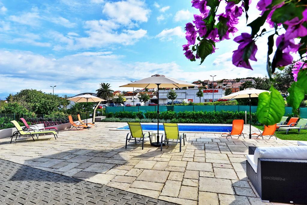Bretia Apartments Сутиван Екстериор снимка