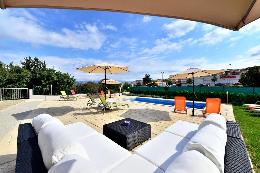 Bretia Apartments Сутиван Екстериор снимка