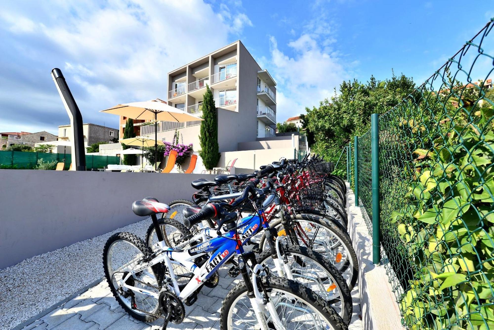 Bretia Apartments Сутиван Екстериор снимка