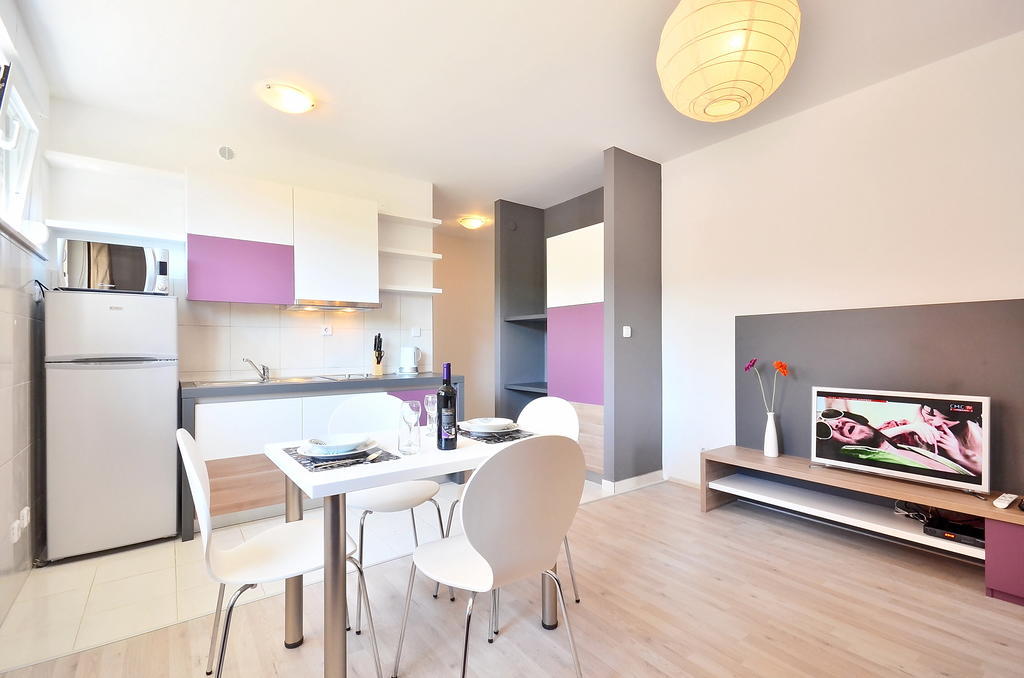 Bretia Apartments Сутиван Стая снимка