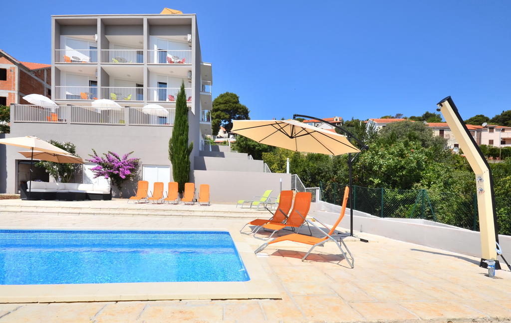 Bretia Apartments Сутиван Екстериор снимка