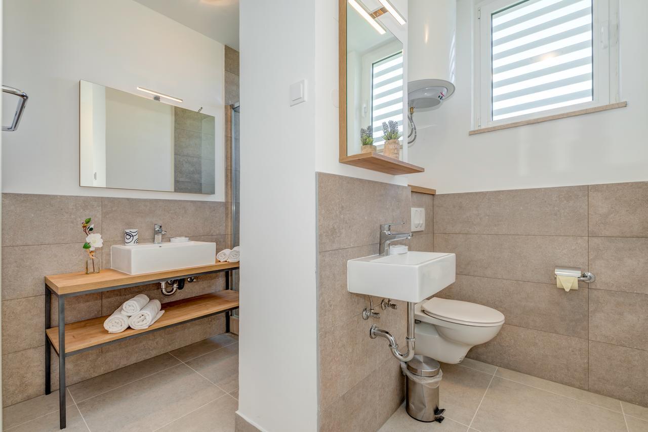 Bretia Apartments Сутиван Екстериор снимка