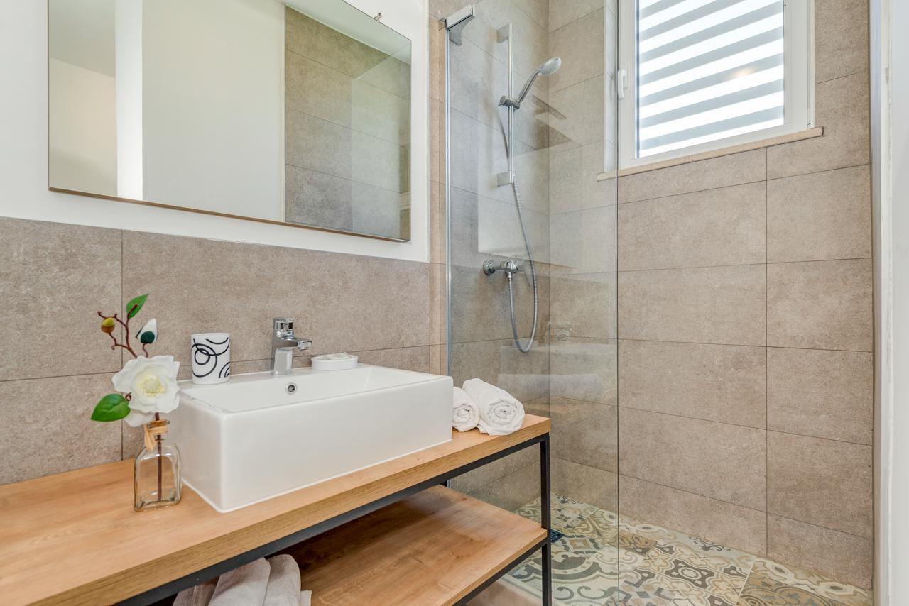 Bretia Apartments Сутиван Екстериор снимка