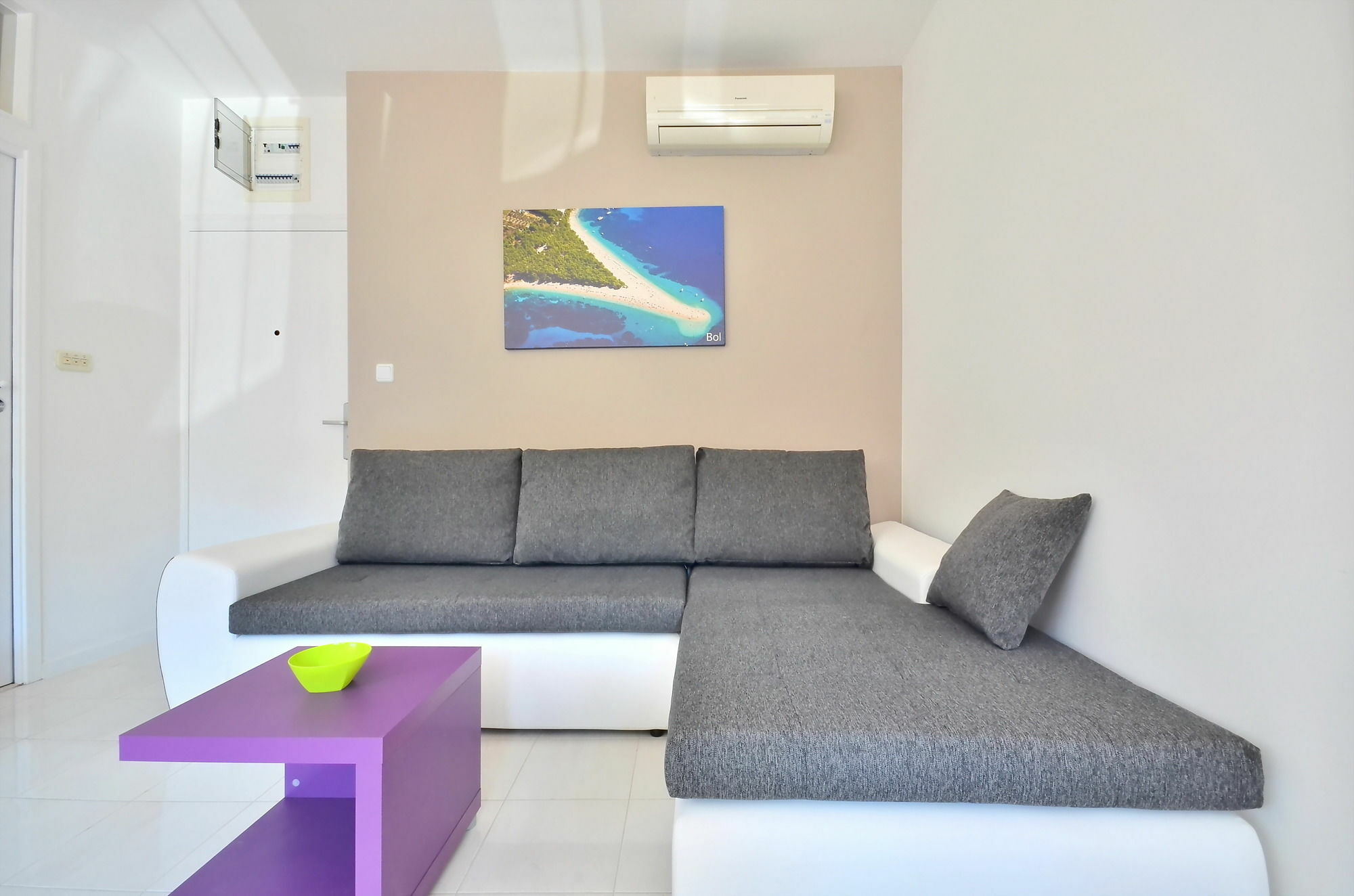 Bretia Apartments Сутиван Екстериор снимка