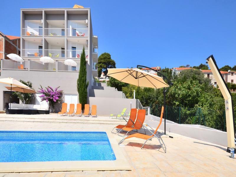 Bretia Apartments Сутиван Екстериор снимка